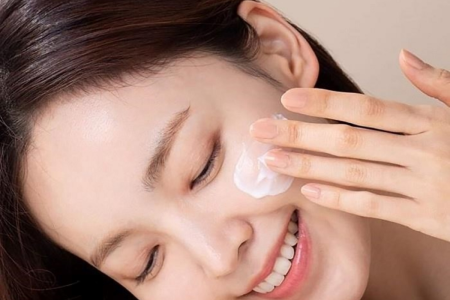Top 3 Kem Chống Nắng Dịu Nhẹ Không Gây Bí Da Được Yêu Thích
